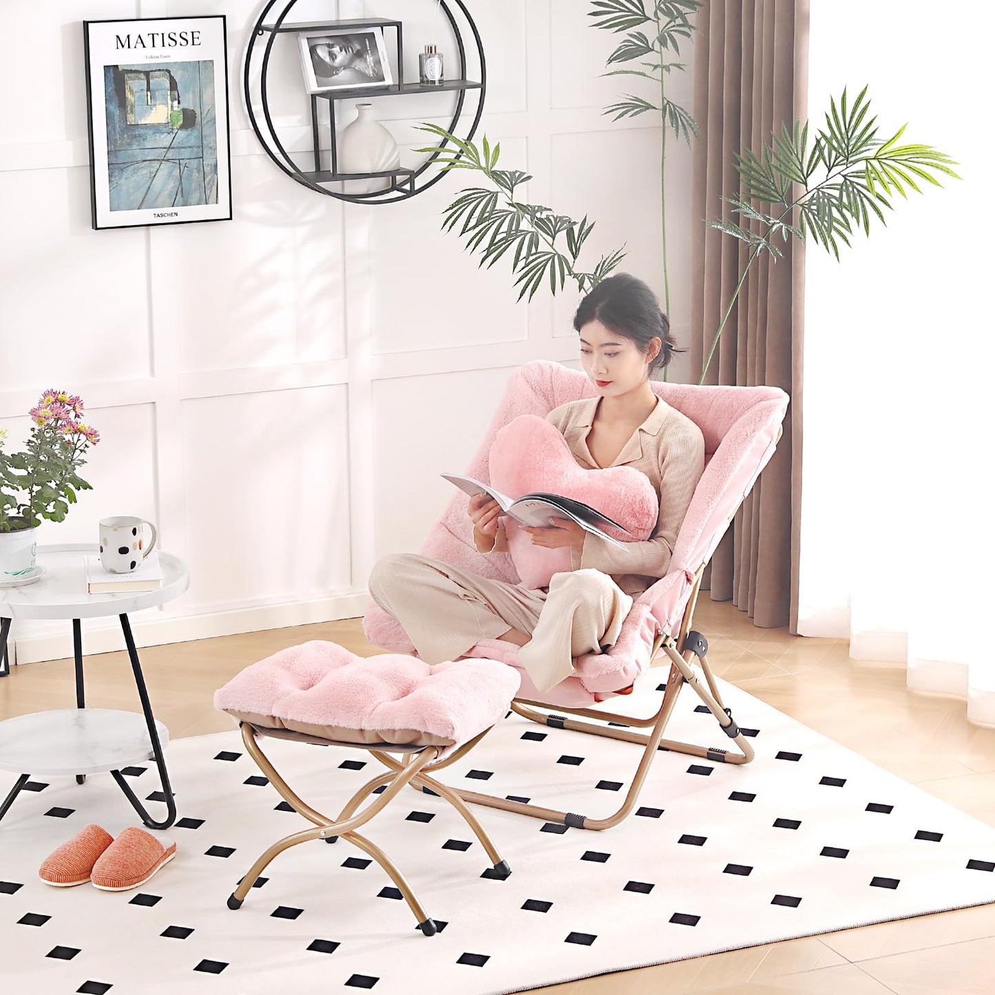 Comfy Saucer Chair with Ottoman