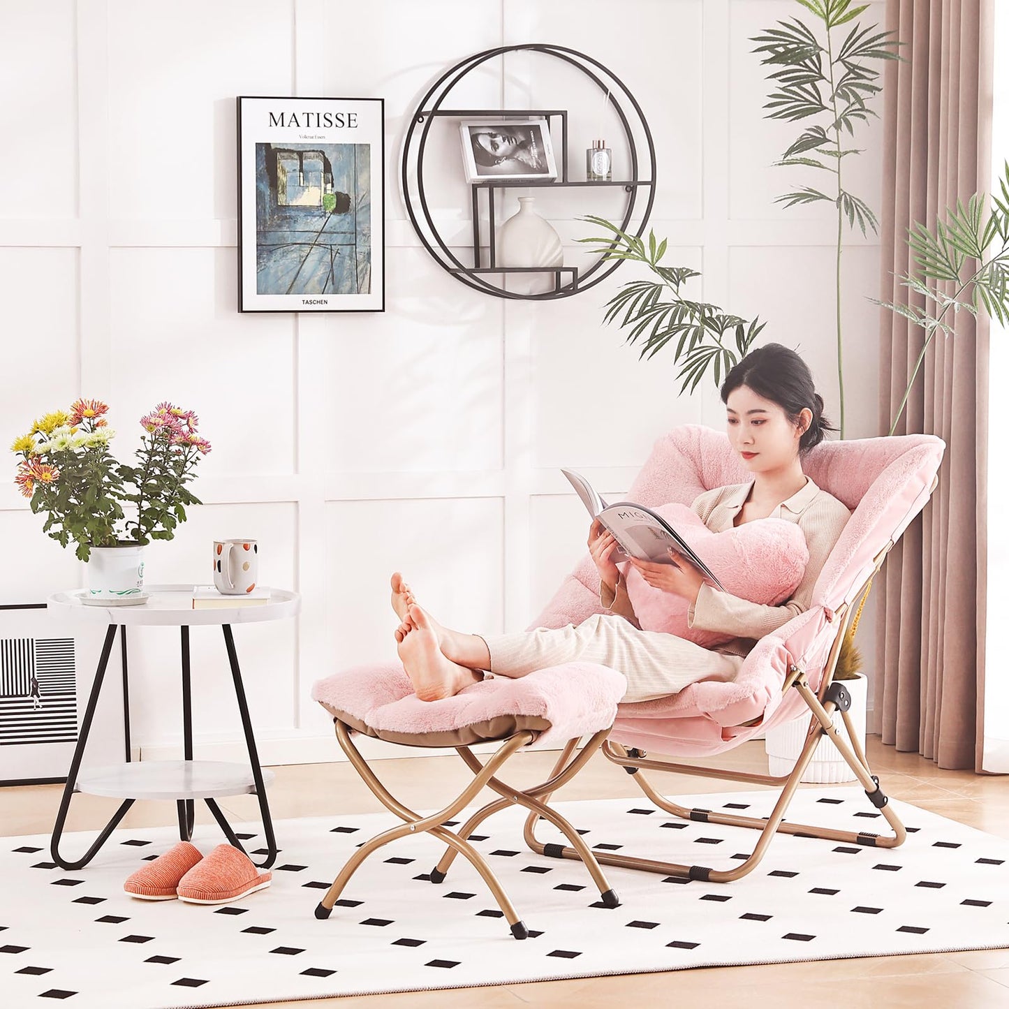 Comfy Saucer Chair with Ottoman